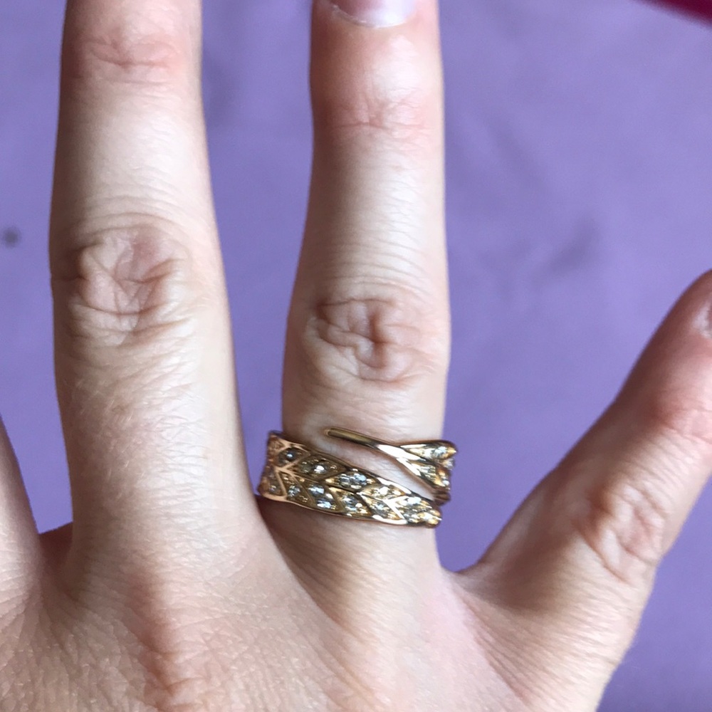 Gold Ring - Picture 2 of 3